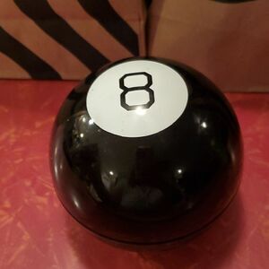 Crazy 8 Ball 
